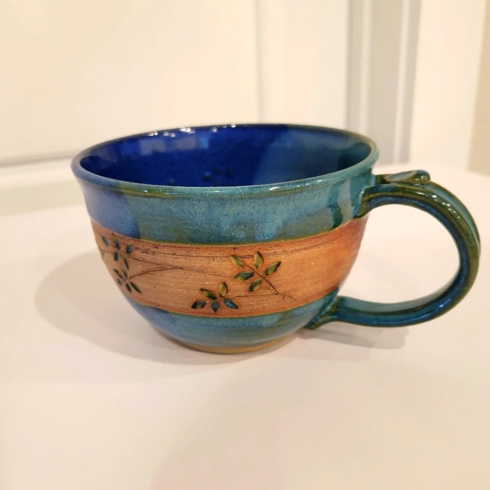 HAND MADE SOUP MUG SIGNED BY ARTIST 2012